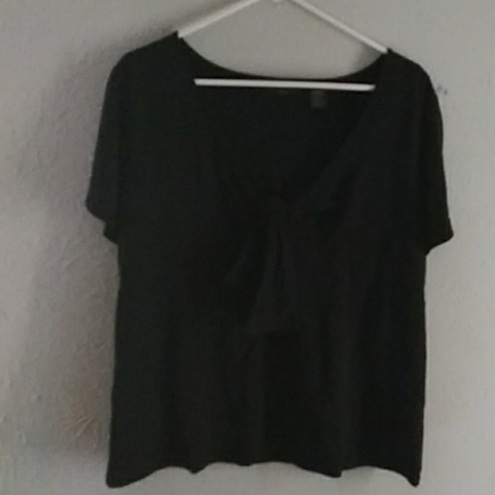 Ladies blouse with bow in front